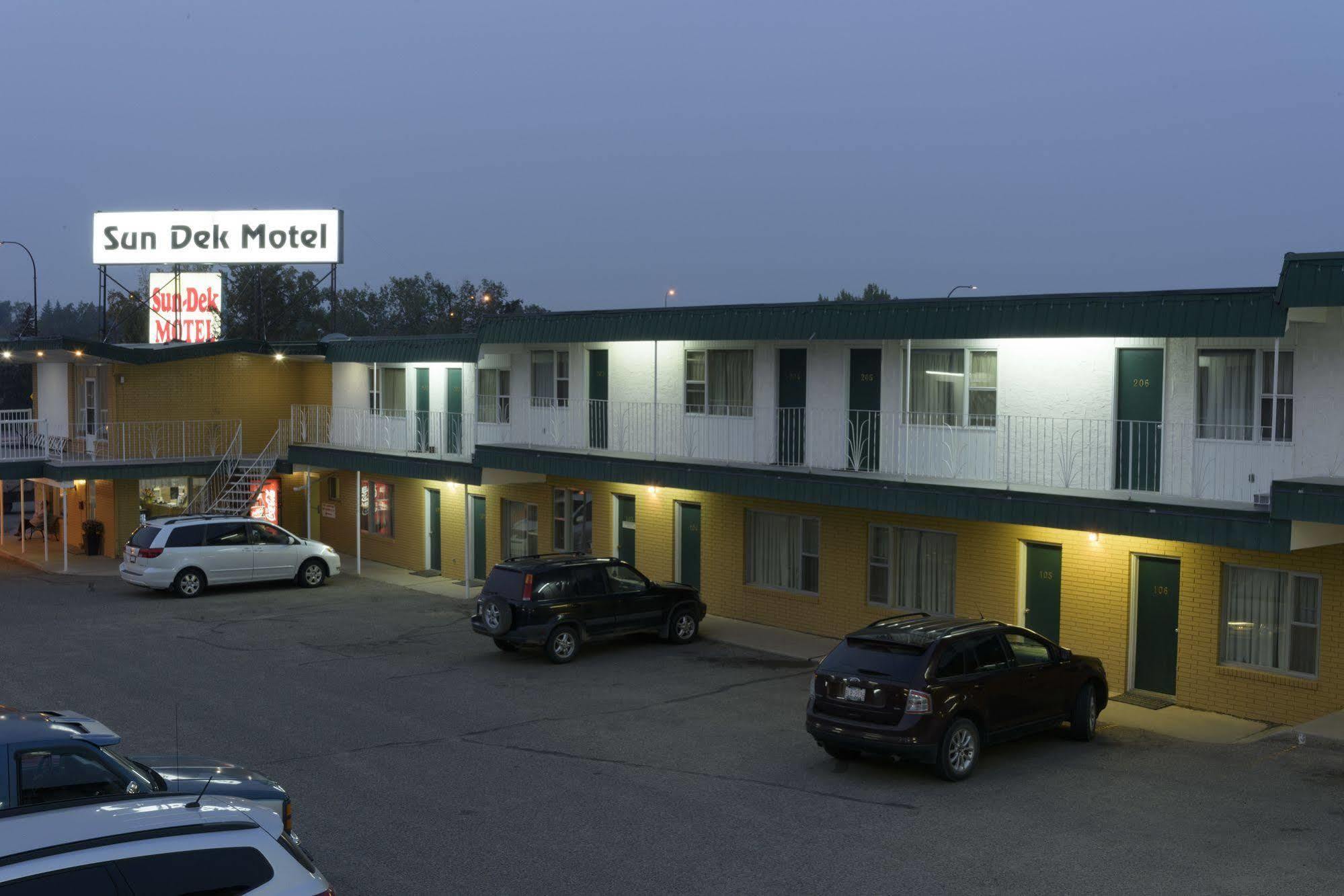 Sun-Dek Motel Medicine Hat Exterior foto
