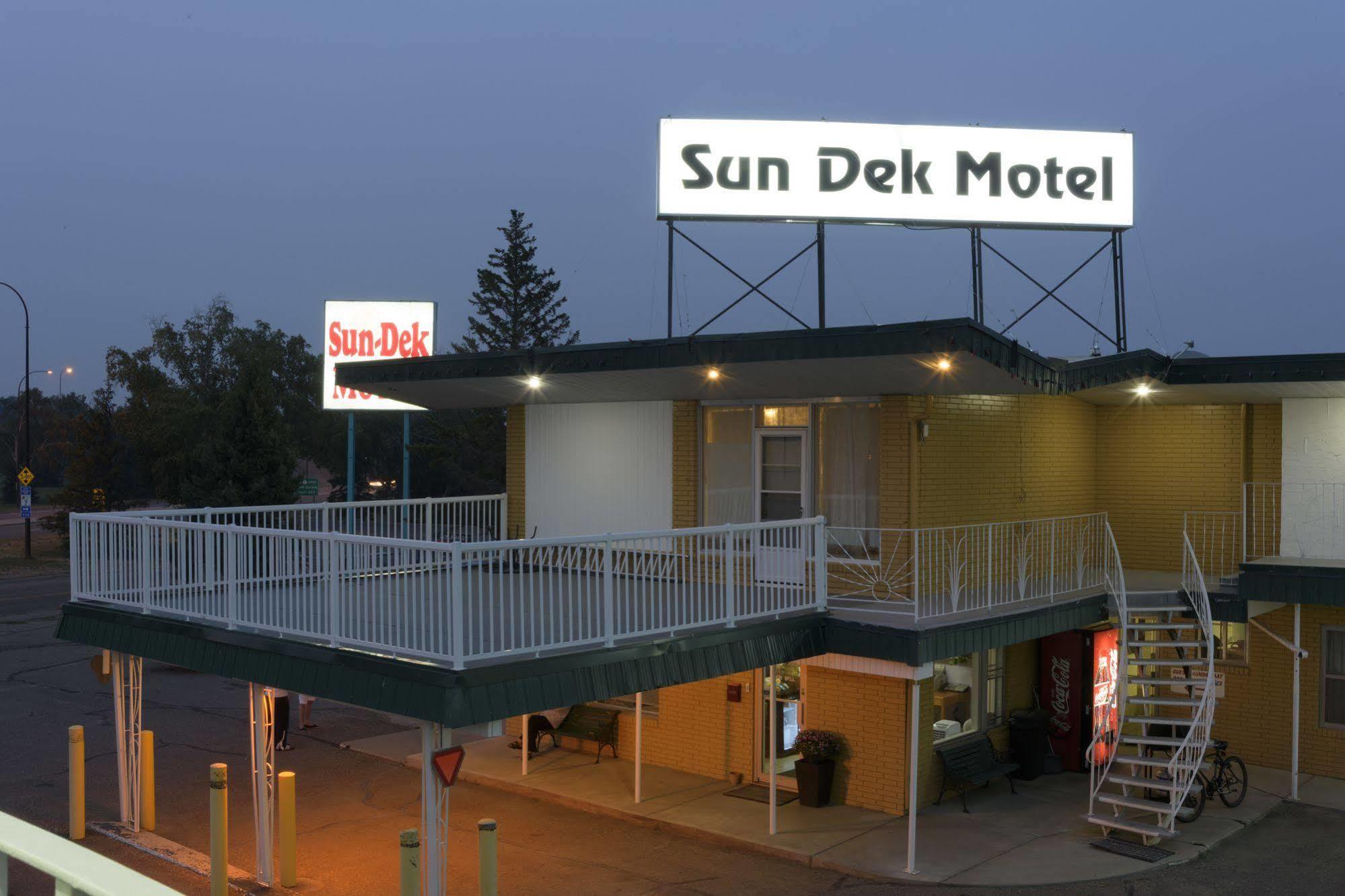 Sun-Dek Motel Medicine Hat Exterior foto